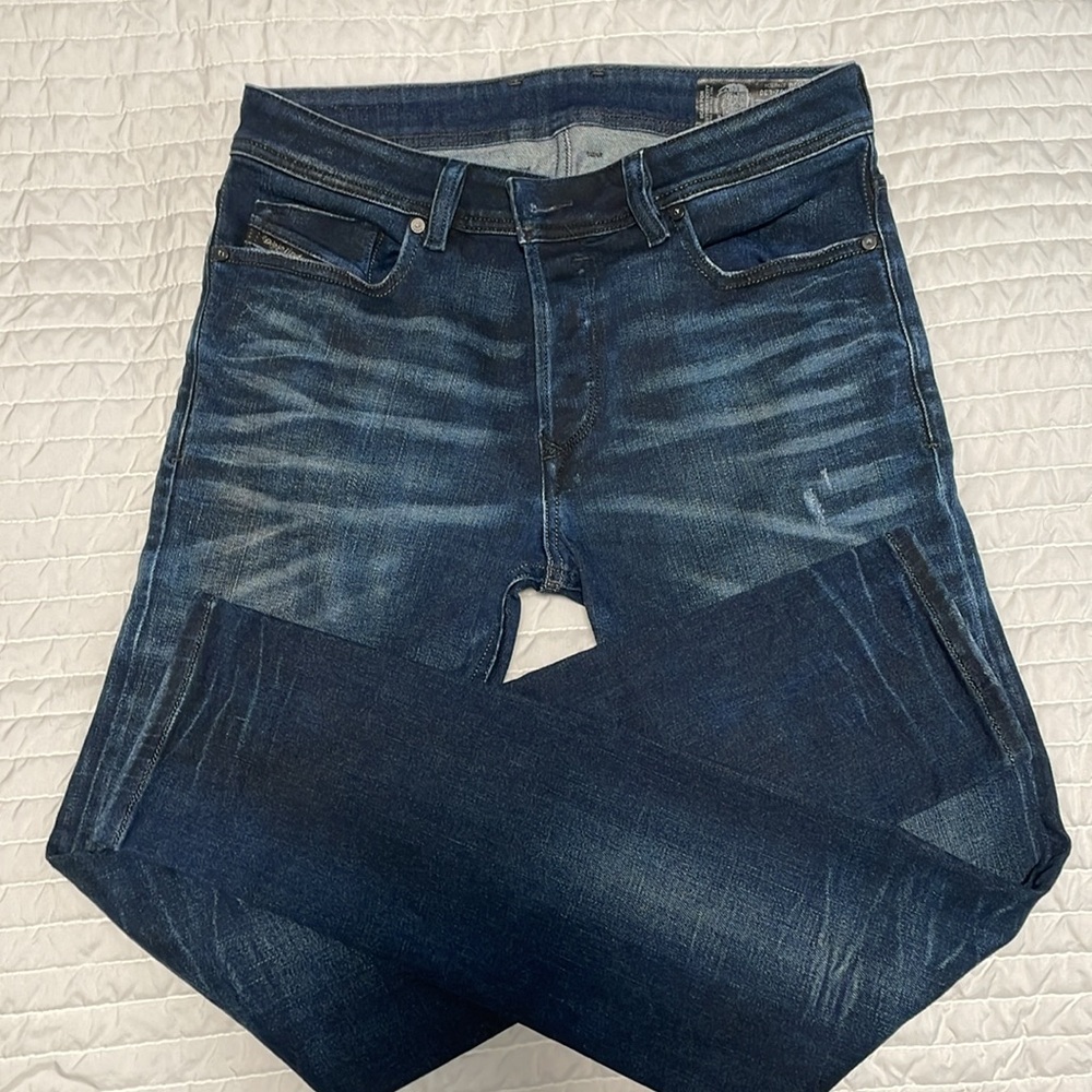 ⚡️NEW LOW PRICE⚡️Diesel Blue SLEENKER Jeans with Distressed Details